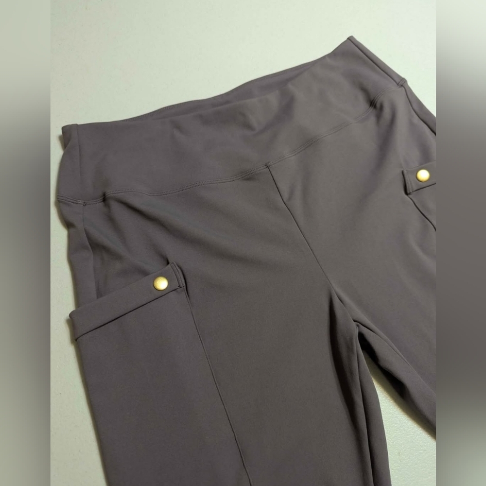 NWT XL Halara gray leggings with decorative buttons - Picture 5 of 9